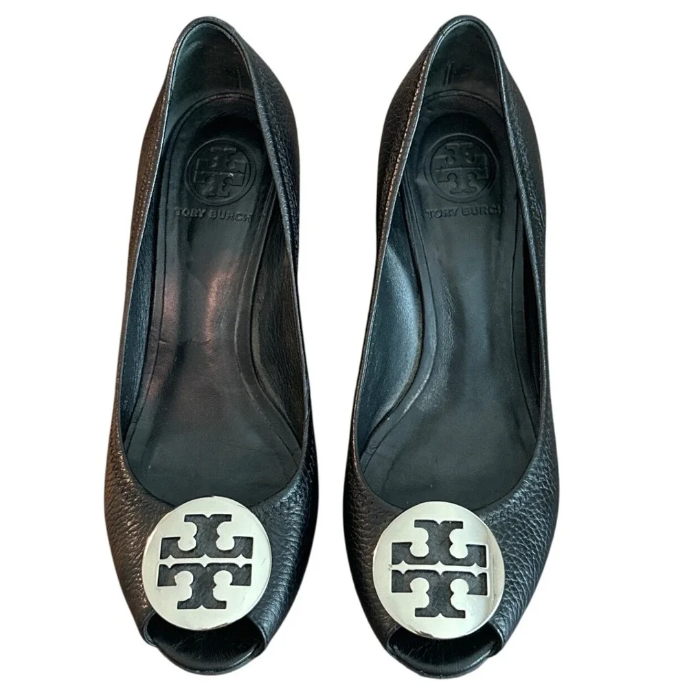 Tory Burch Peep Toe Wedge Pumps Black Leather Silver Logo Size 8